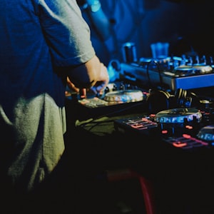 120 - DJ Allan - Tiesto - The Business (DJ Allan Redrum) 1A - 精选电音、Deep House